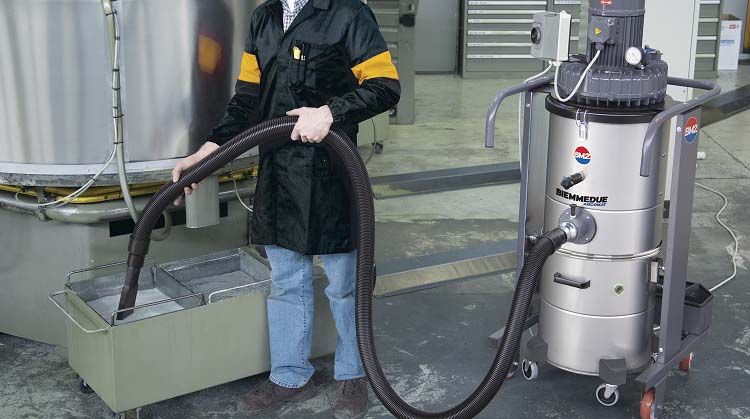 یک جاروبرقی صنعتی استاندارد چه ویژگیهایی دارد؟ 1 جاروبرقی صنعتی استاندارد