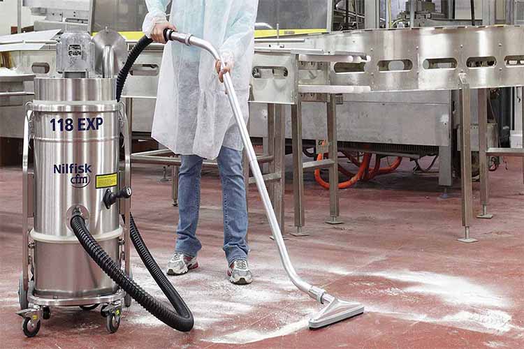 کاربرد جاروبرقی صنعتی در صنایع مختلف چیست؟ 2 کاربرد جاروبرقی صنعتی در صنایع نساجی