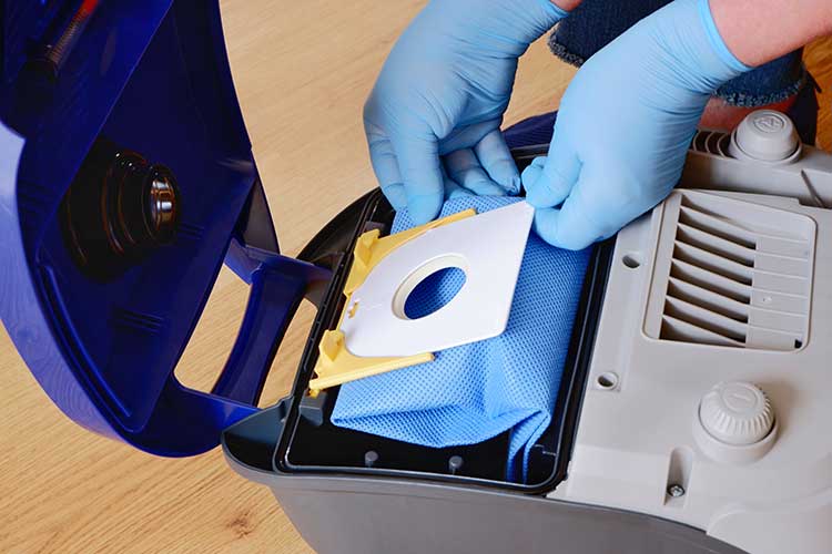 چطور فیلتر جاروبرقی را درست تمیز کنیم؟ 1 فیلتر جاروبرقی را چطور تمیز کنیم؟