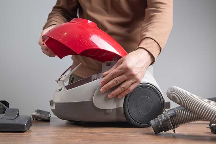 فیلتر جارو برقی رو چطور تمیز کنیم؟